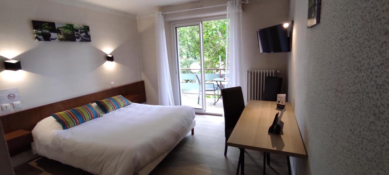 Hostellerie Du Parc Labarthe-Inard Екстериор снимка