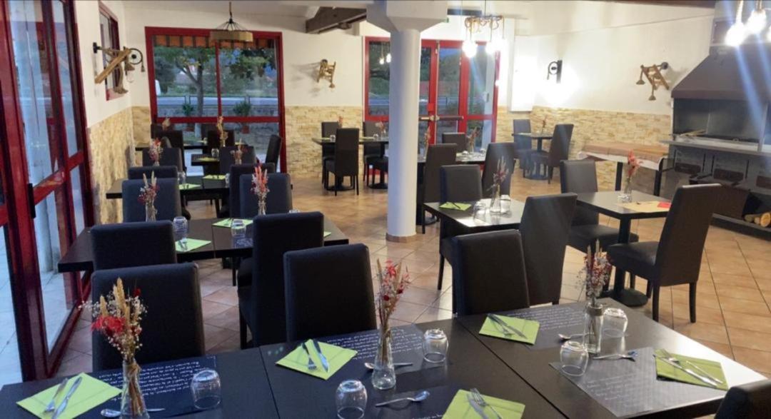 Hostellerie Du Parc Labarthe-Inard Екстериор снимка