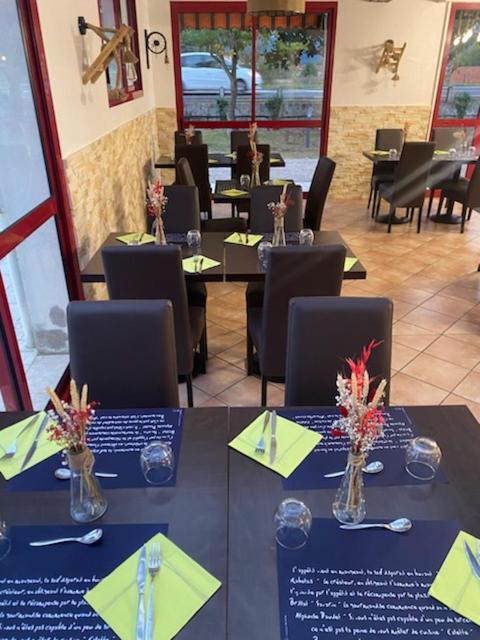 Hostellerie Du Parc Labarthe-Inard Екстериор снимка