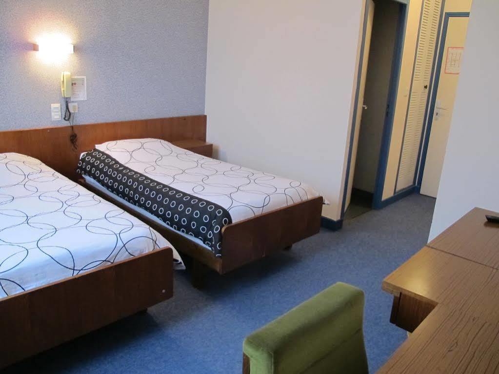 Hostellerie Du Parc Labarthe-Inard Екстериор снимка