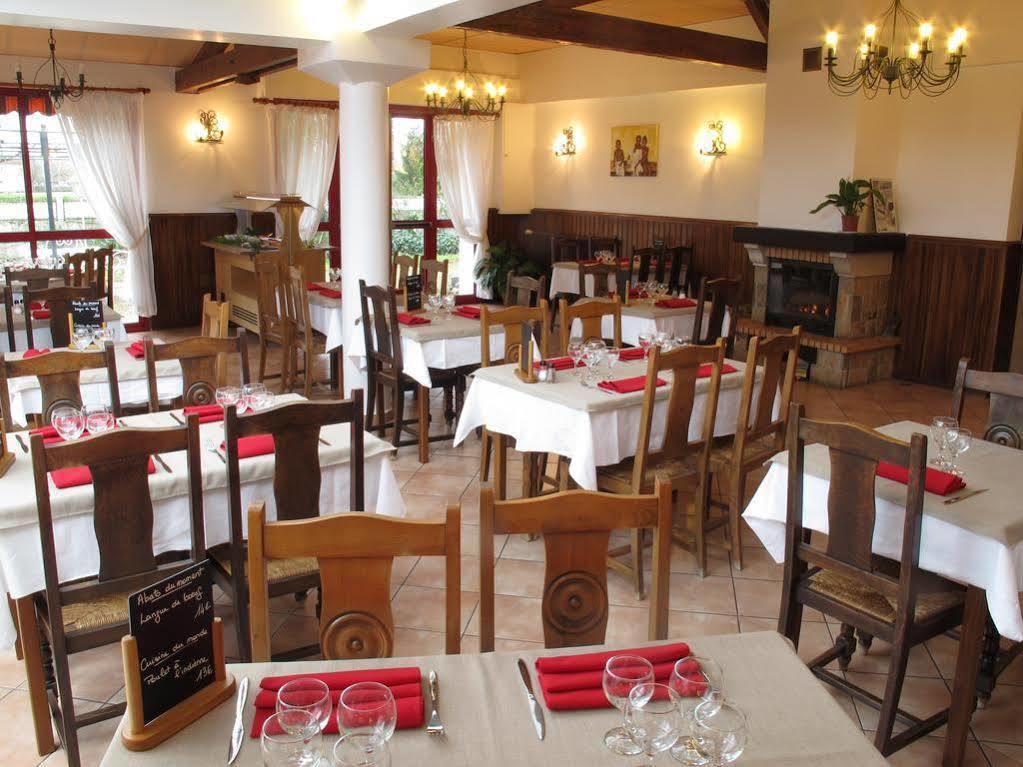 Hostellerie Du Parc Labarthe-Inard Екстериор снимка
