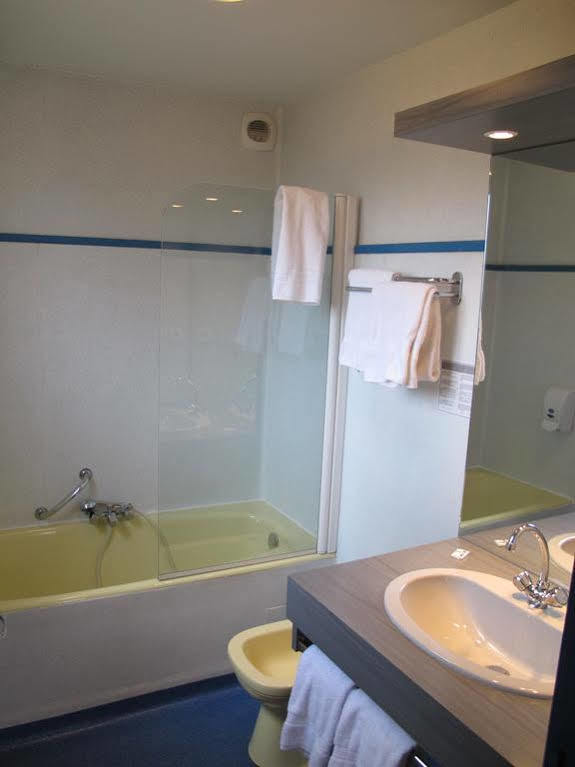 Hostellerie Du Parc Labarthe-Inard Екстериор снимка